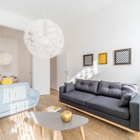 Grand Place 2 Bedroom Daire *
